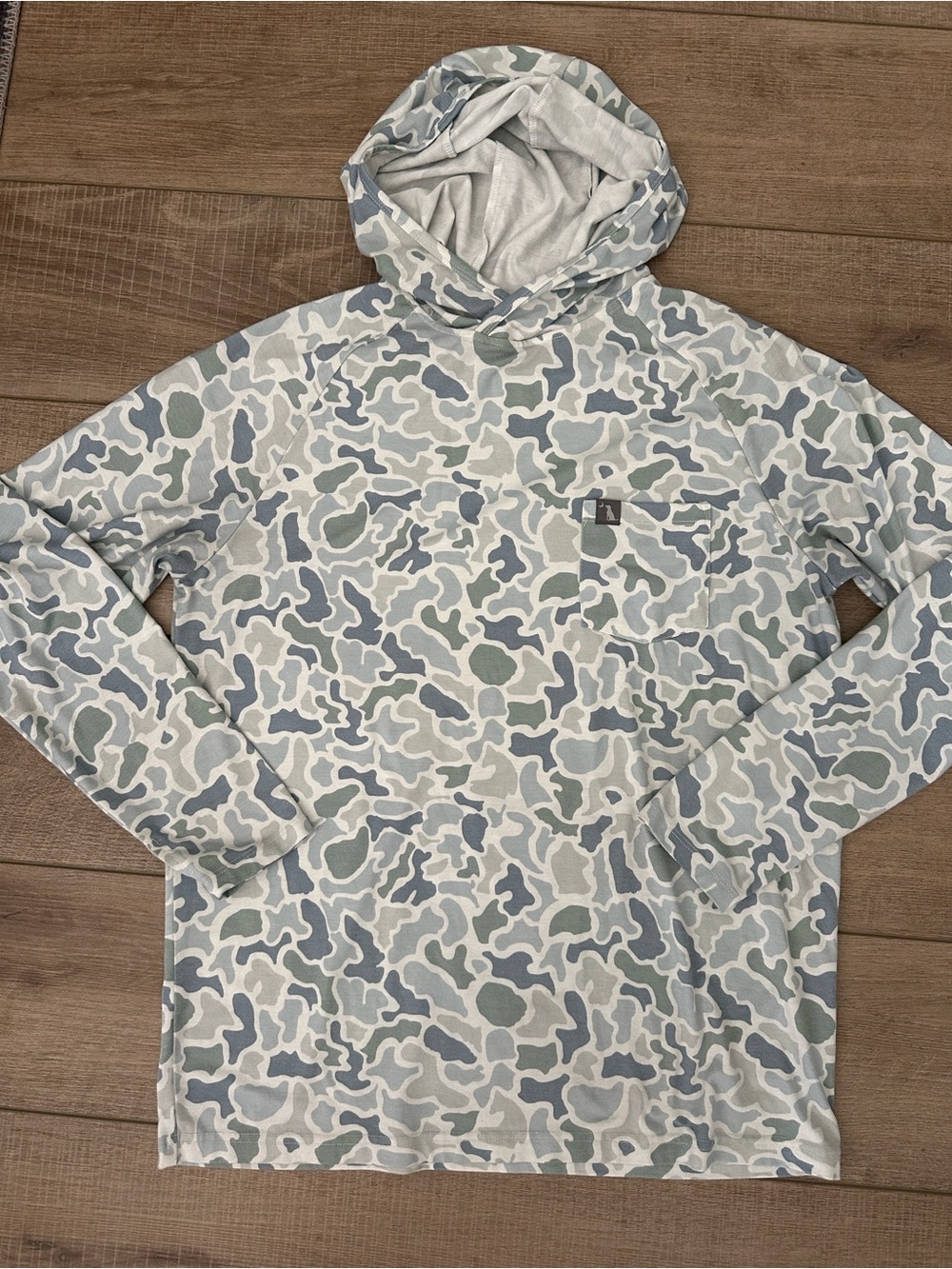 Local Girl- Women’s Camo Hooded Long-Sleeve Shirt - Gray/Green